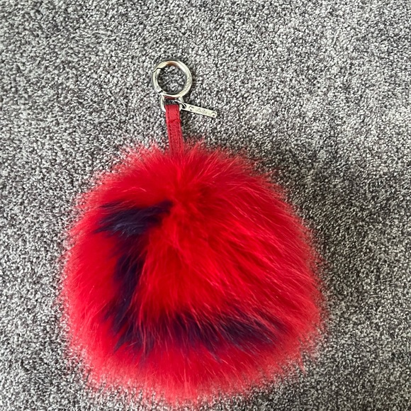 Fendi “L” bag charm keychain - Picture 3 of 8